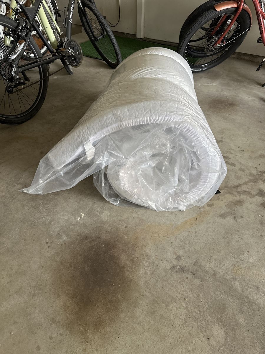 King-sized Latex Foam Mattress Topper