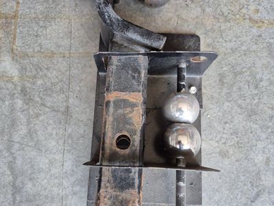Heavy Duty Trailer Hitch Receiver with Ball Mount Assembly