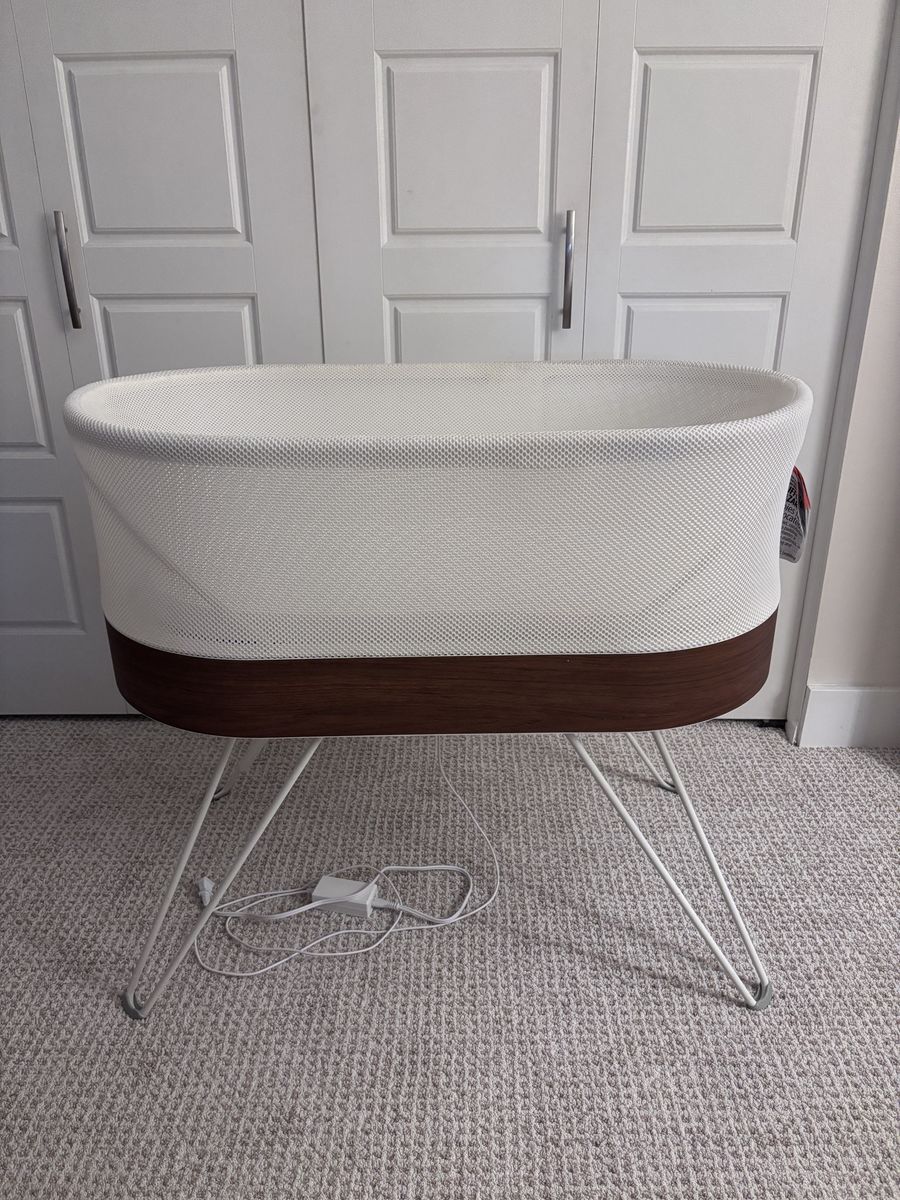 Happiest Baby SNOO Smart Sleeper Bassinet (used for 1 baby ) + accessories 