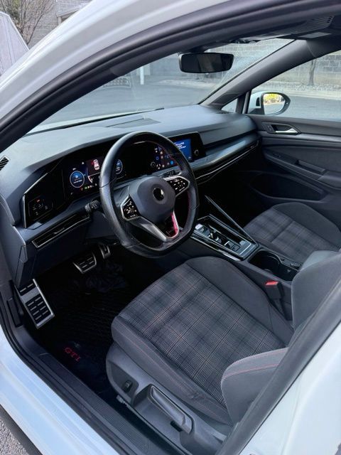 Main image 11