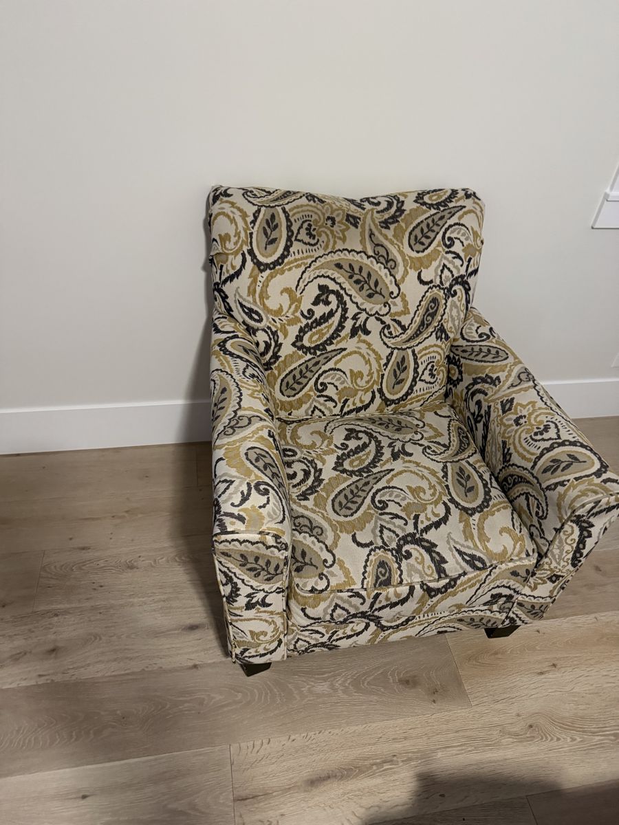 Accent chair