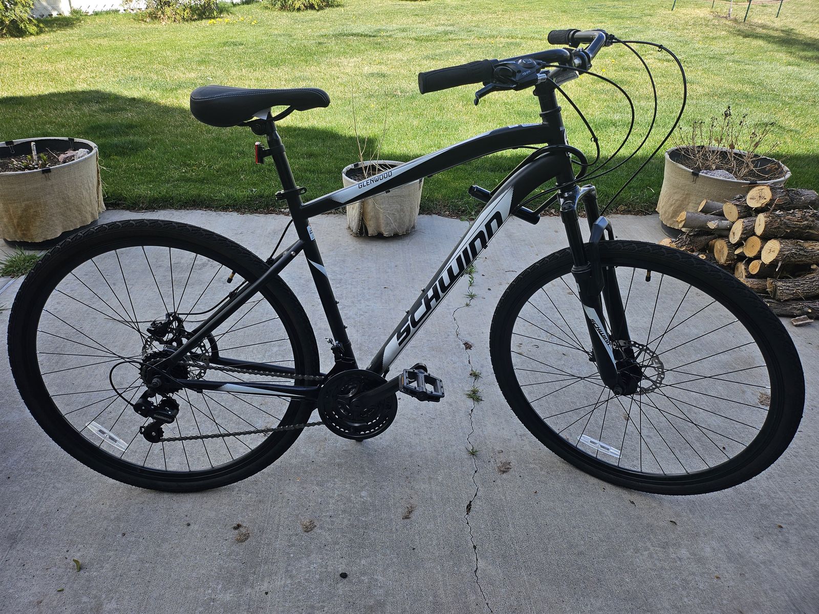 Schwinn Glenwood 700c Hybrid Adult 14+ Bike