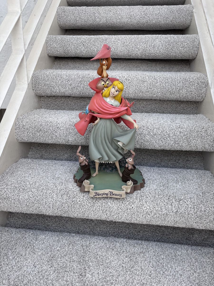 Main image 9