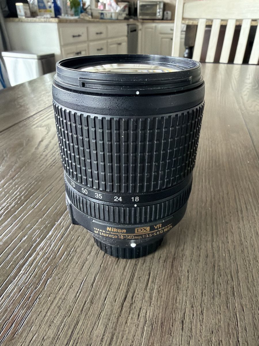 Nikon AF-S DX NIKKOR 18-140mm f/3.5-5.6G ED VR Lens