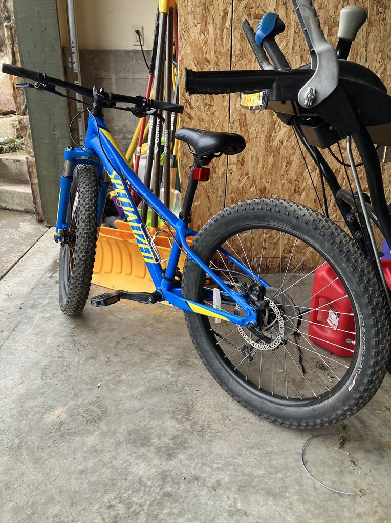 24 Specialized Riprock 24 Youth Mountain Bike