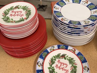 Holiday Dinnerware Set - Christmas & Snowman Plates and Chargers