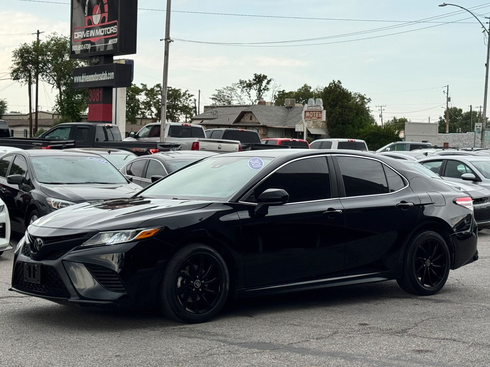 2020 Toyota Camry SE