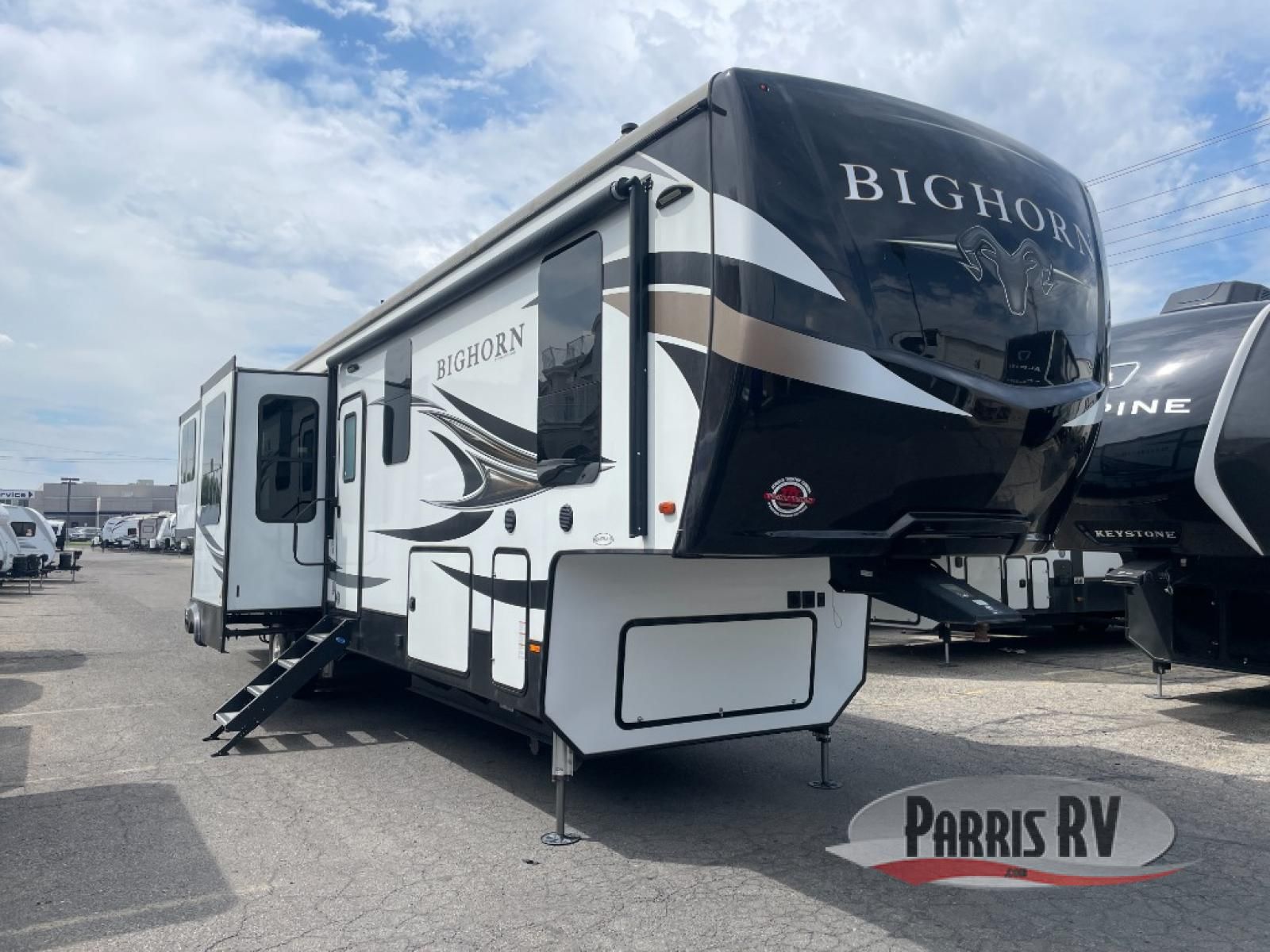 Used 2020 Heartland Bighorn 3985RRD