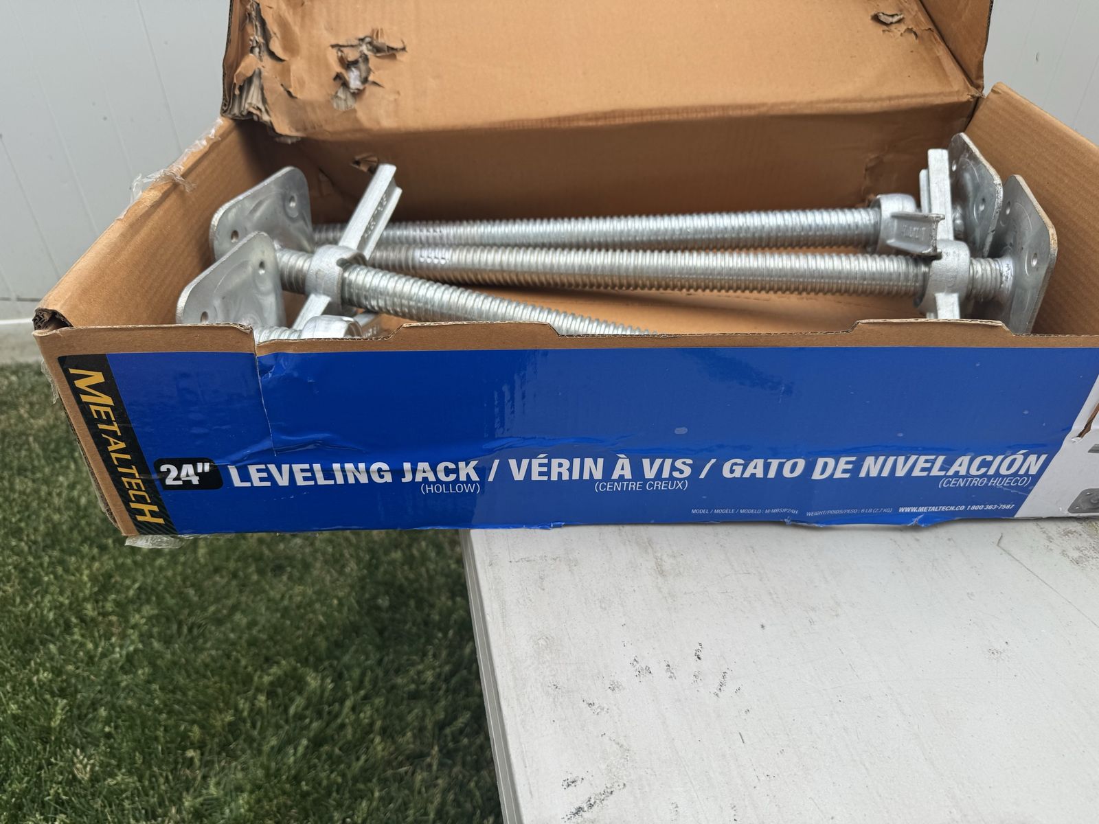 Metaltech 24” scaffolding leveling jacks