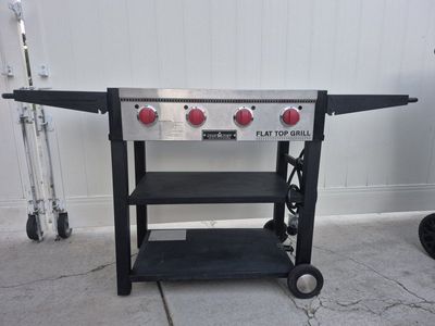 Camp Chef Flat Top Grill 600, 4-Burner Propane Griddle with Grates & Cover, Outdoor Cooking Station