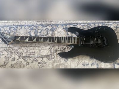 Jackson JS Series Dinky Arch Top JS32 DKA - Matte Black Double Cutaway Locking Tremolo