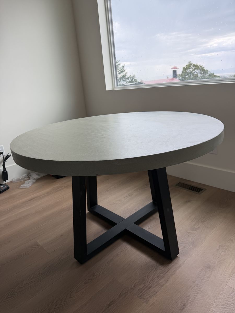 West Elm Malfa Outdoor Round Dining Table 48" - Light Gray Concrete Top, Black Base