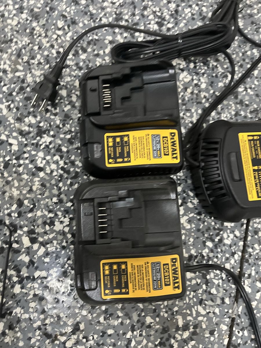 DEWALT DCB107 12V/20V MAX Lithium Ion Battery Charger - 2 available DeWalt charger