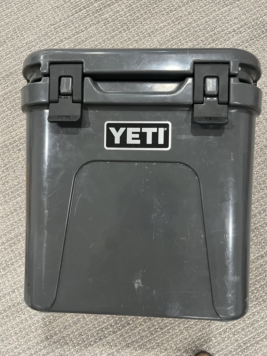 YETI Roadie 24 Hard Cooler - Charcoal - Portable & Durable - Excellent Condition