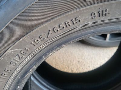Dunlop tires 195/65R15