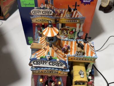 Lemax Spooky Town Creepy Clown Academy Halloween Village Piece with Box