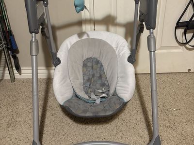 Graco EveryWay Soother Baby Swing with 16 Motions - Gently Used, Clean