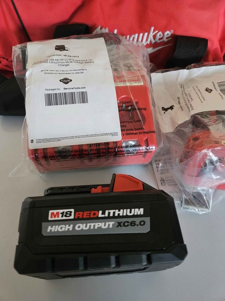 Milwaukee M18 1/4" Compact Impact Driver Combo
