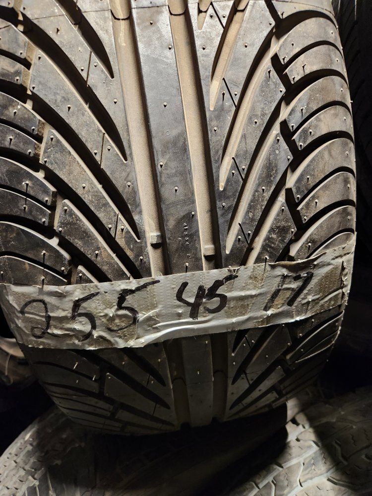 255/45r17 cooper zeon 2xs