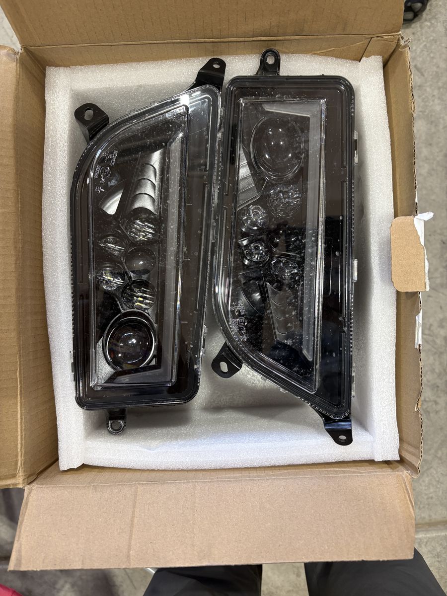 2026 Polaris General Headlights