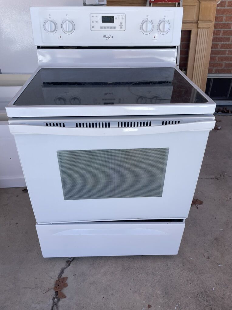 Whirlpool Electirc Range - 5.3 Cubic feet Oven