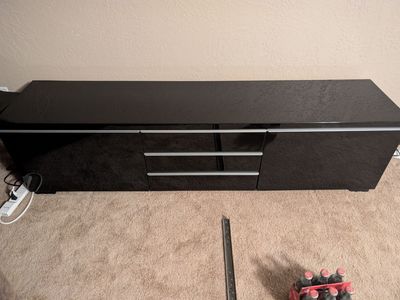 Entertainment center
