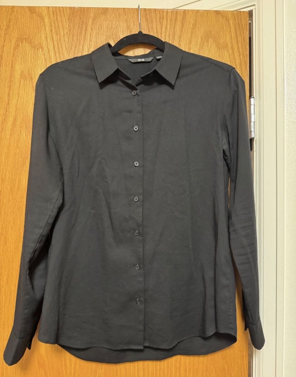 Uniqlo Women's Long-Sleeve Button-Up Shirt Black Size S