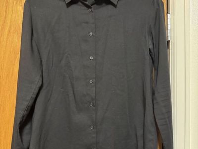 Uniqlo Women's Long-Sleeve Button-Up Shirt Black Size S