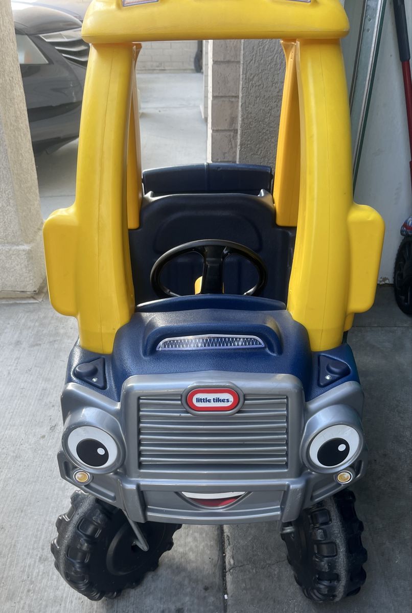 Little tikes blue car