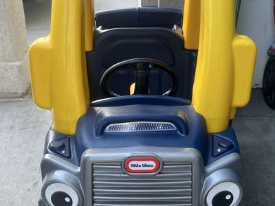 Little tikes blue car
