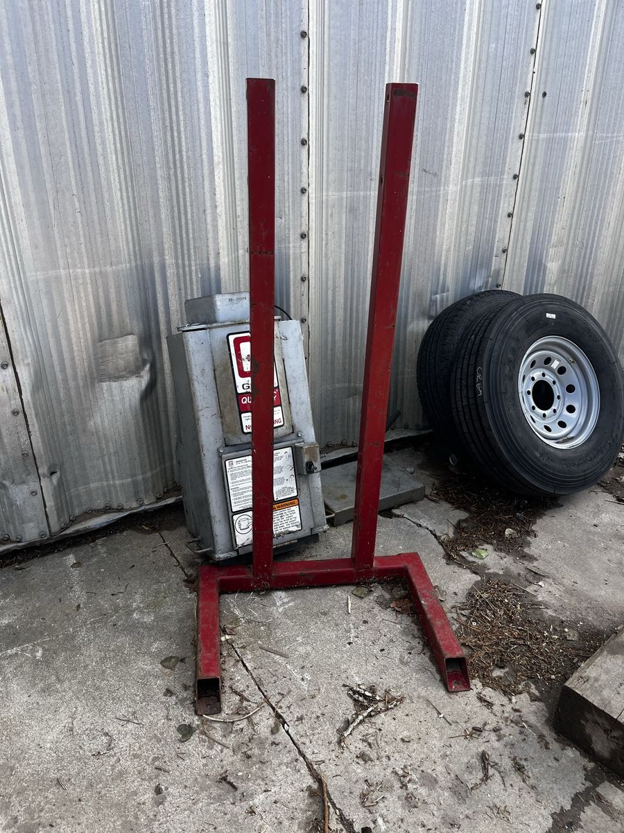 Oil filter crusher