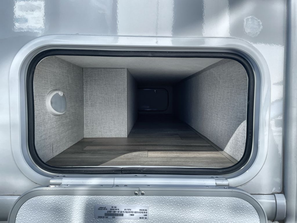 Main image 11