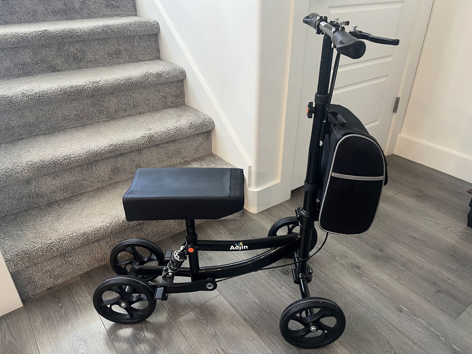 Aojin Knee Scooter Knee Walker with Shock Absorber and Storage Bag