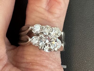 Diamond engagement / wedding ring set