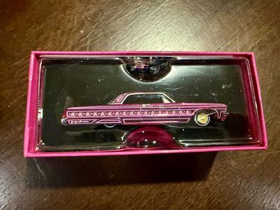Hot Wheels '64 Chevy Impala Lowrider Spectraflame Magenta Gold/Silver Real Riders New in Box