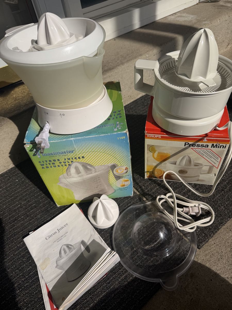 Lot of 2 Electric Citrus Juicers: Toastmaster 1109 and Krups Pressa Mini with Boxes
