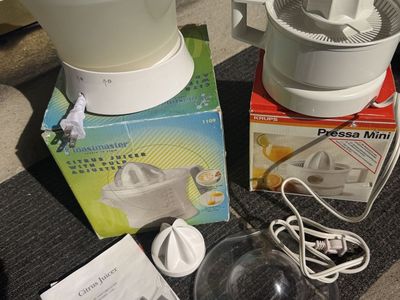 Lot of 2 Electric Citrus Juicers: Toastmaster 1109 and Krups Pressa Mini with Boxes