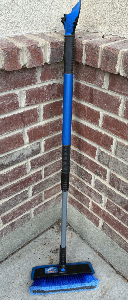 Maxx Force glacial snowbroom / ice scraper