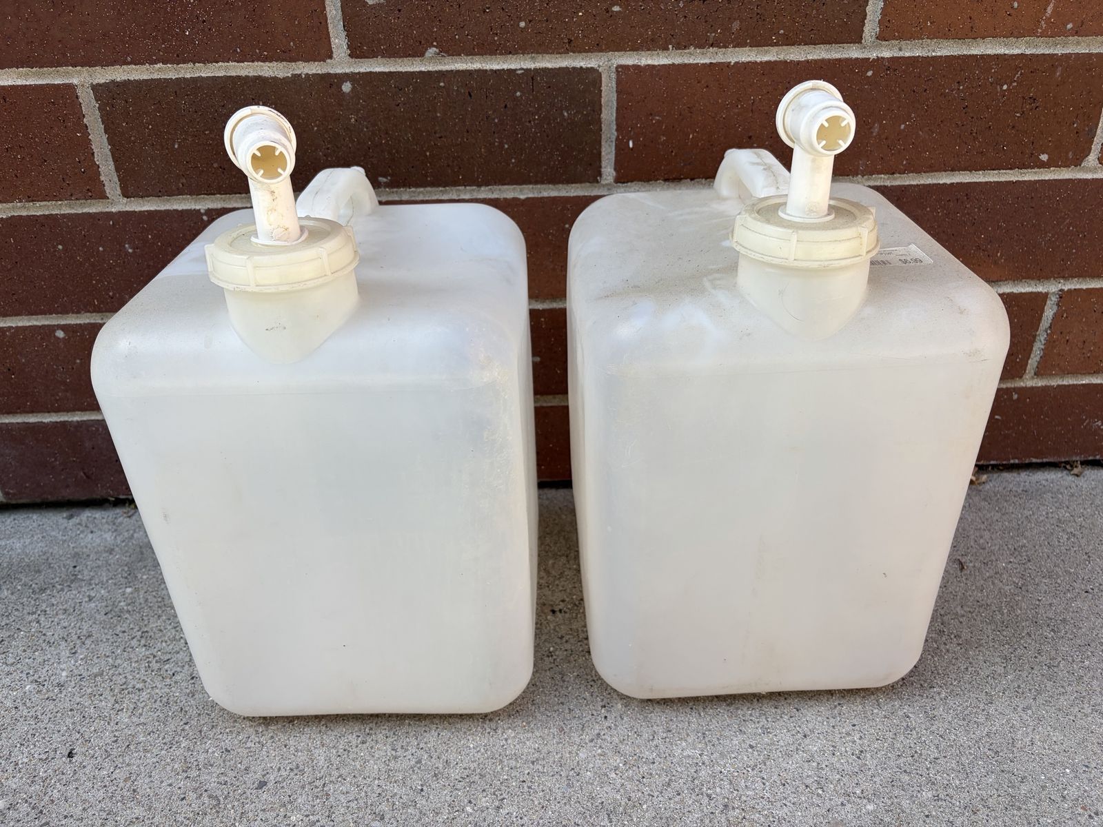 Water Jugs With Spigots