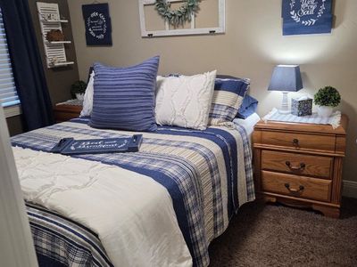 Rustic Farmhouse King Comforter Including Blue Rustic Home Decor Set with Serving Tray and 2 Bedside lamps