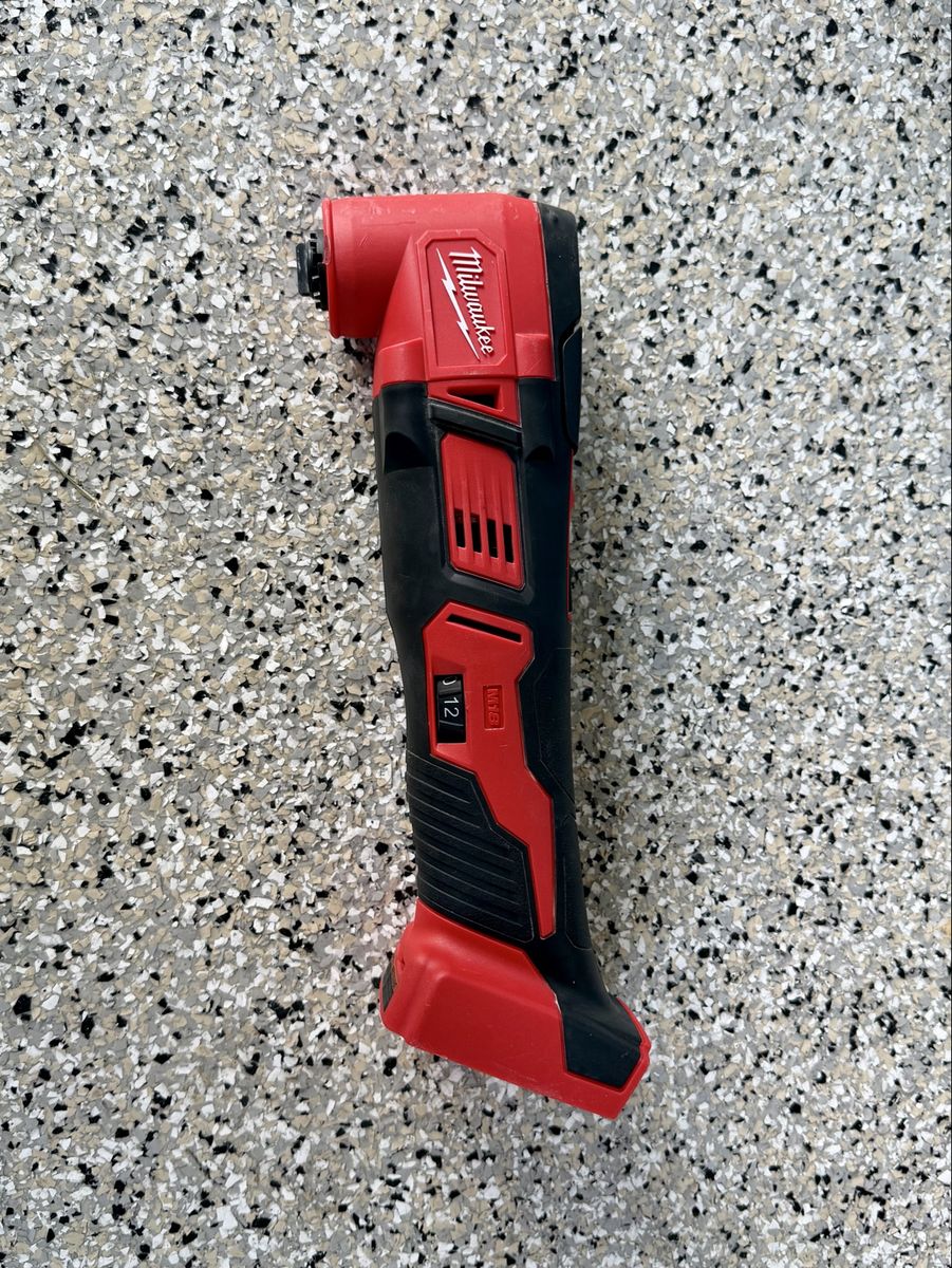 Milwaukee M18 18V Cordless Oscillating Multi-Tool (Tool-Only)
