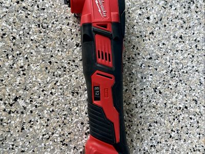 Milwaukee M18 18V Cordless Oscillating Multi-Tool (Tool-Only)