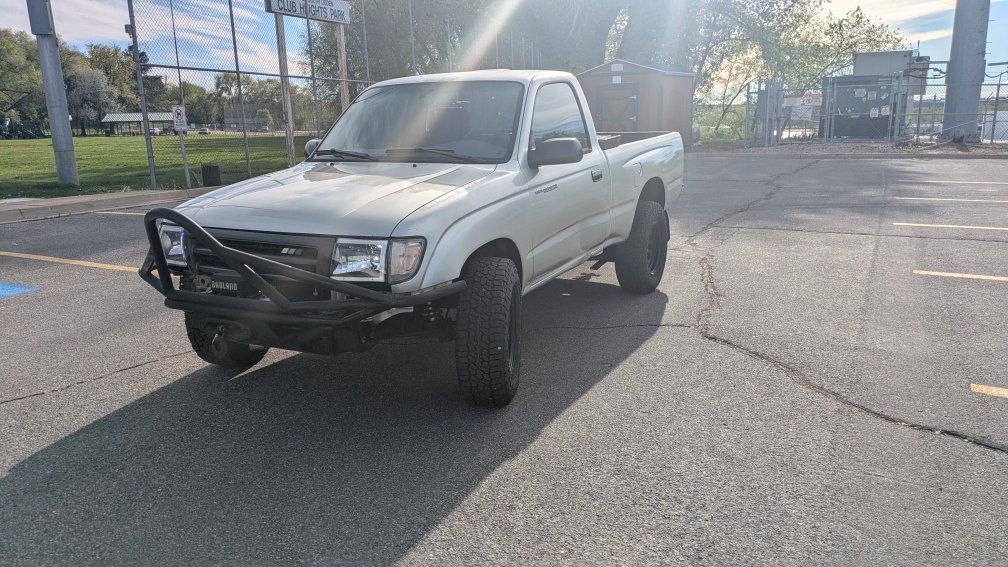 2000 Toyota Tacoma Base