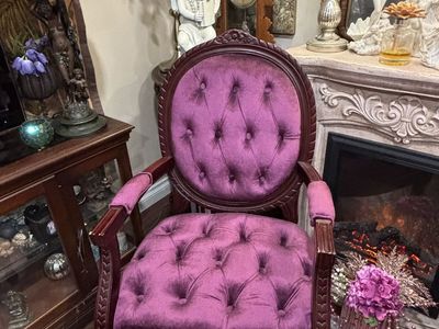 GORGEOUS Royal PURPLE VELVET "Queen's Chair"
