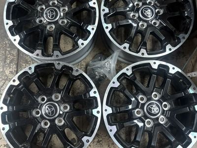 23 Toyota Tundra 18 Inch Wheels & Black Lugs