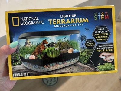 National Geographic Light-Up Terrarium Dinosaur Habitat STEM Kit New