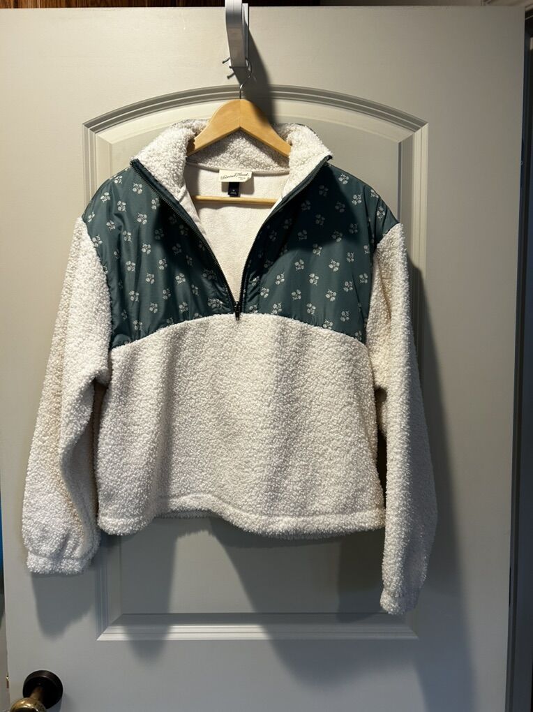 Universal Thread Quarter Zip Sweatshirt Medium