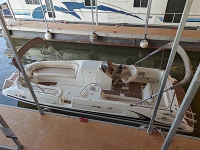 Super clean SeaRay Sundeck!