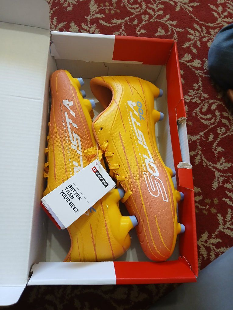 Brand New LOTTO Solista 700 IX FG Soccer Cleats Size 9
