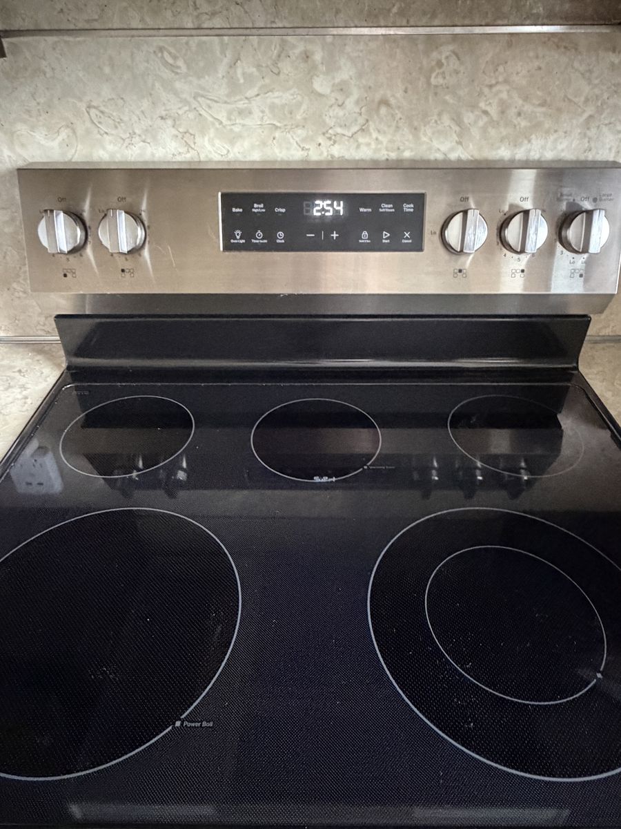 GE 30" Stainless Steel Electric Range with Crisp Mode 
